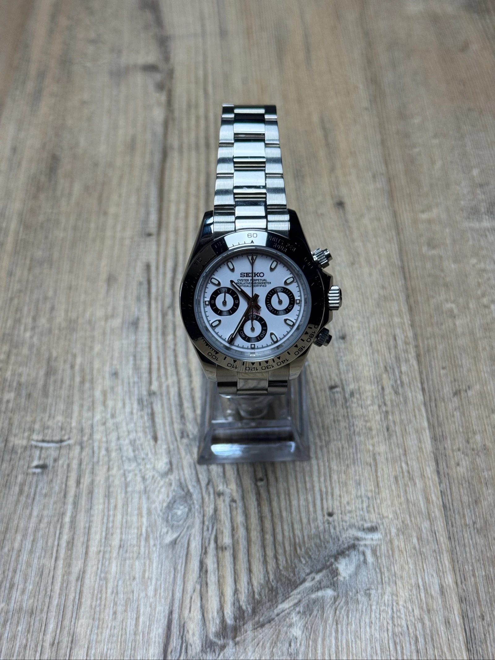 Montre Chronographe Panda VK63 – Mouvement Méca-Quartz Japonais – Verre Saphir – Neuve